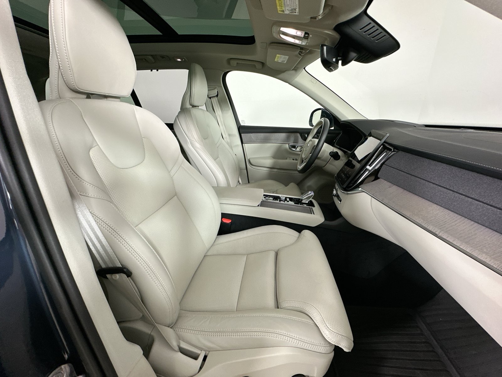 Certified 2026 Volvo XC90 B6 Ultra AWD/4WD image 43