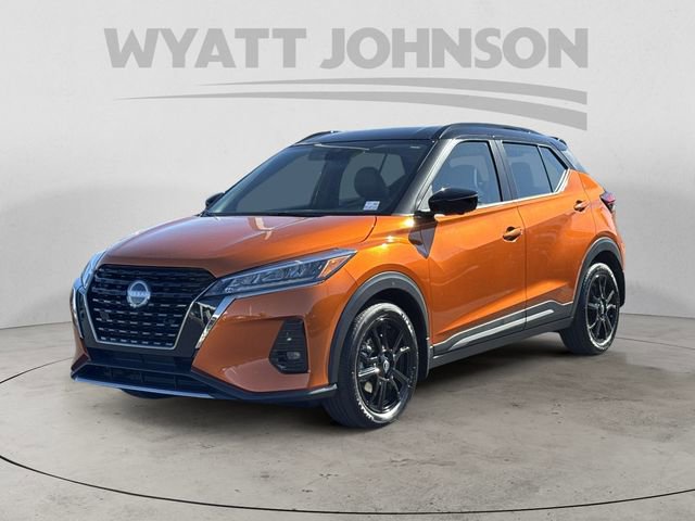 Used 2023 Nissan Kicks SR w/ SR Premium Package FWD image 1