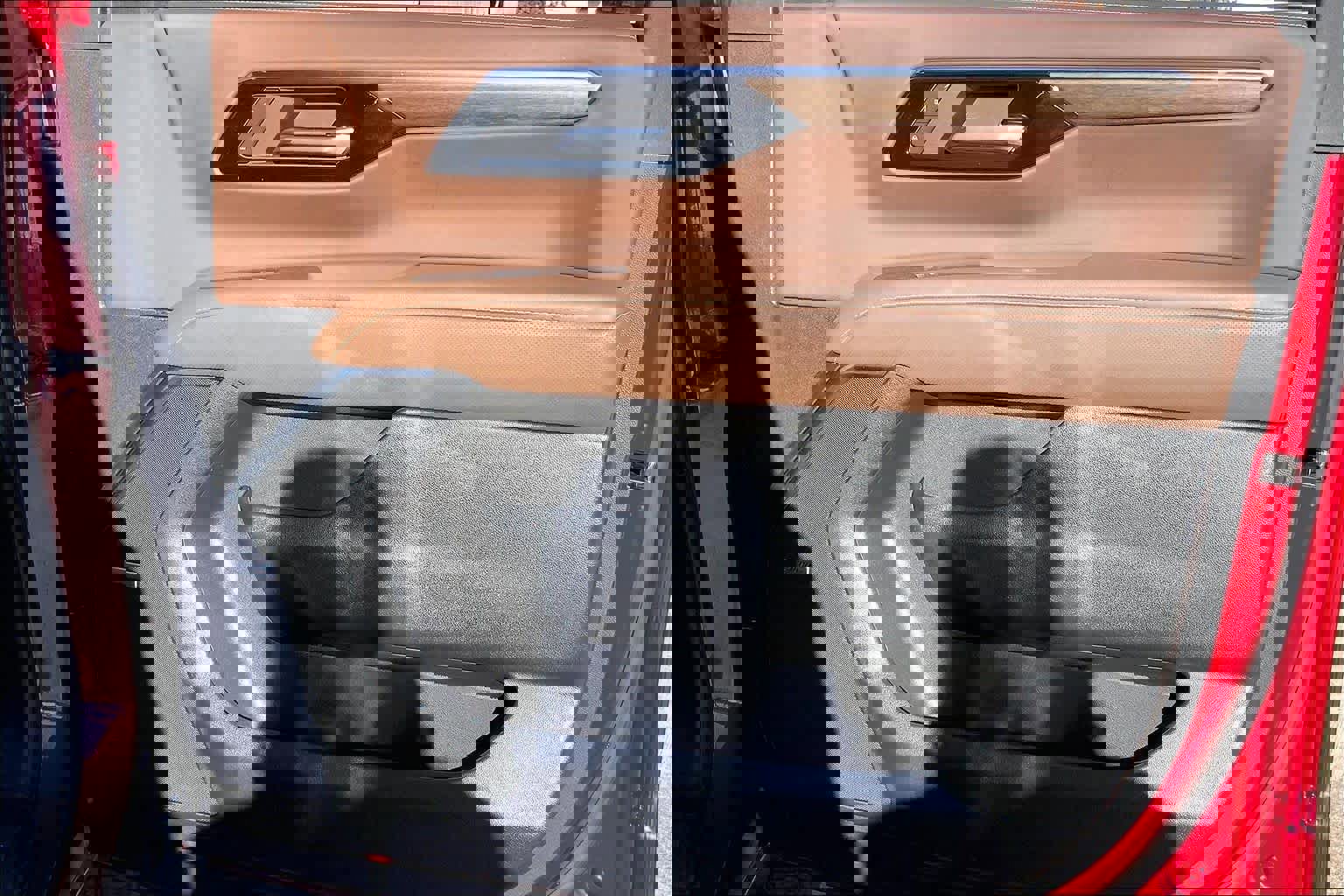 Certified 2025 Chevrolet Tahoe High Country w/ Sun And Tow Package image 21