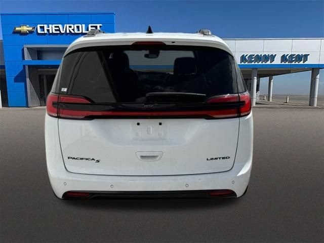 Used 2025 Chrysler Pacifica Limited FWD image 10