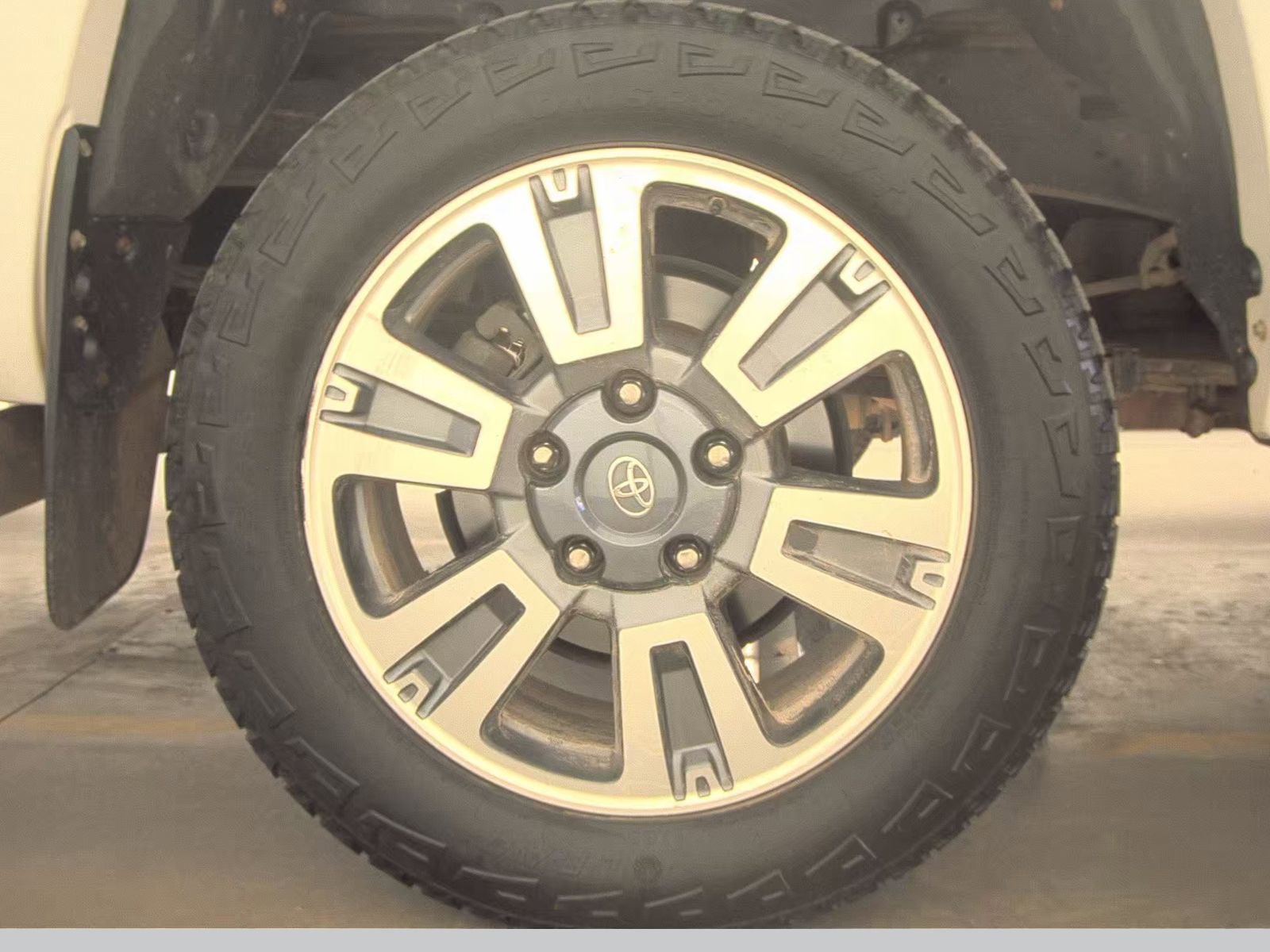 Used 2019 Toyota Tundra Platinum image 11