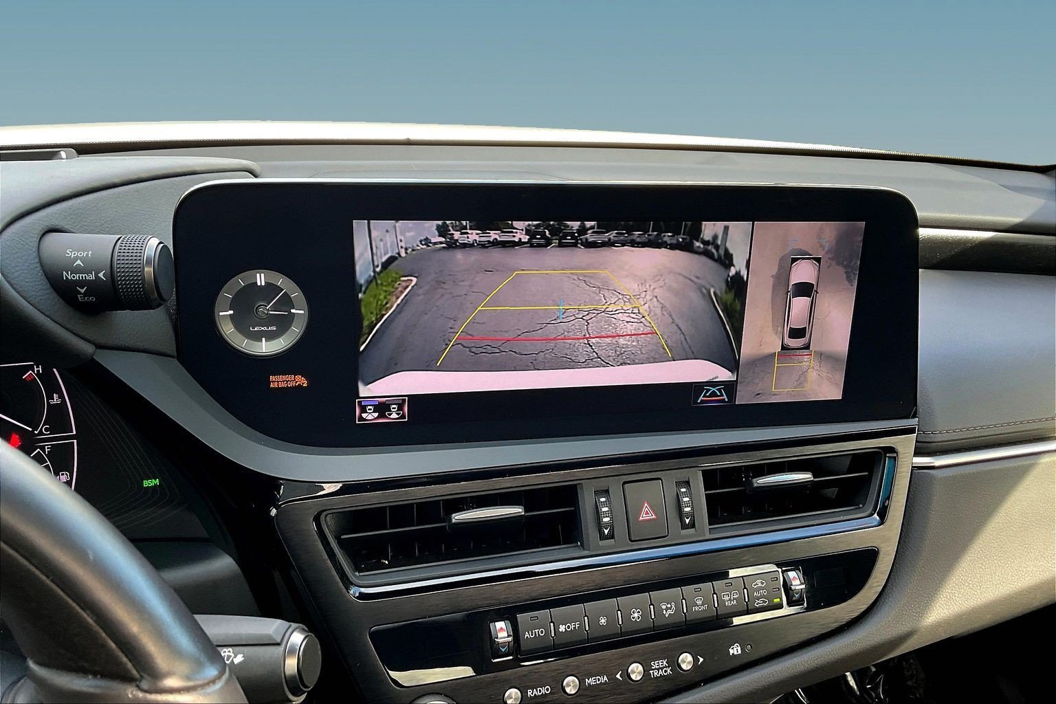 Used 2022 Lexus ES 300h w/ Accessory Package FWD image 14