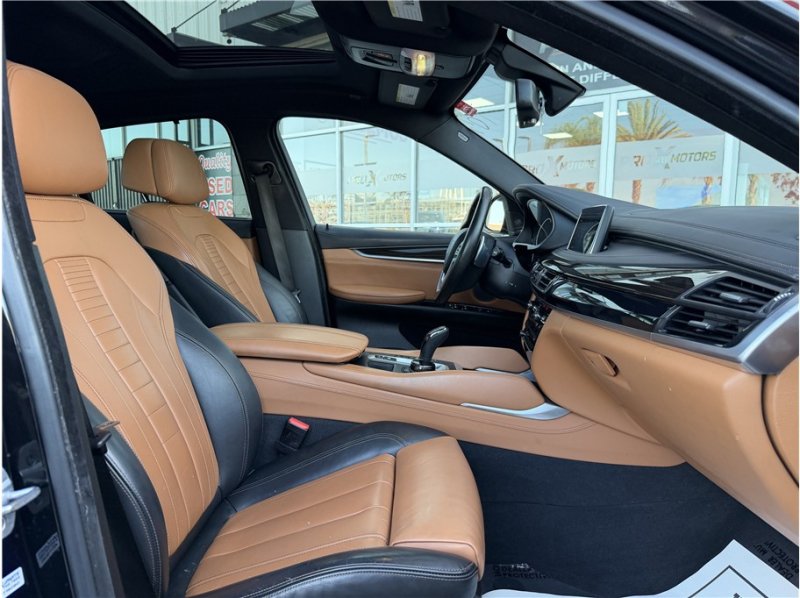 Used 2017 BMW X6 xDrive50i AWD/4WD image 31