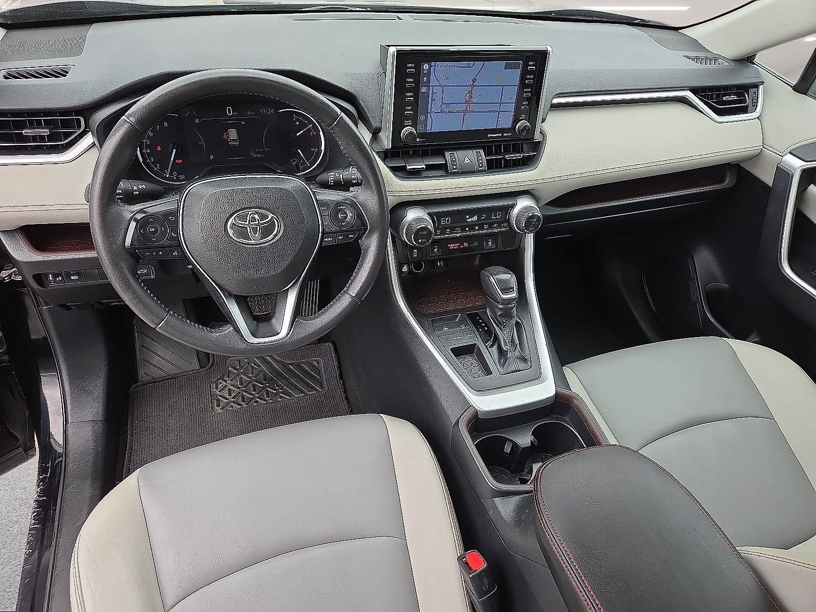 Used 2019 Toyota RAV4 Limited FWD image 6