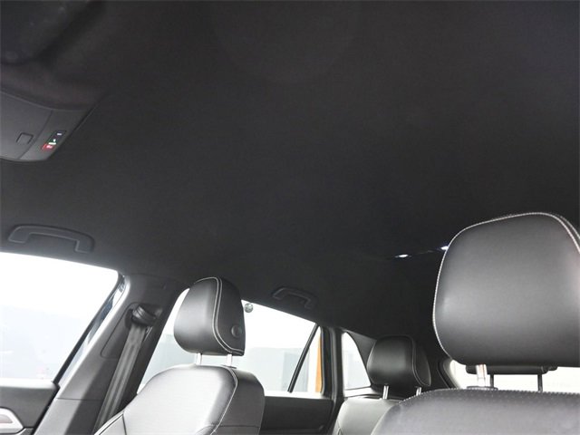 Used 2023 Volkswagen Atlas Cross Sport SE image 2