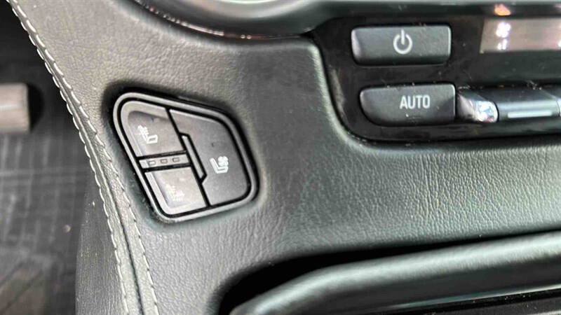 Used 2019 Chevrolet Suburban Premier AWD/4WD image 26