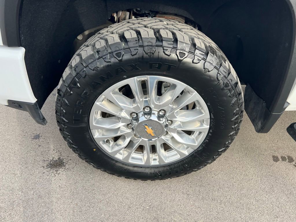 Used 2022 Chevrolet Silverado 2500 High Country image 13