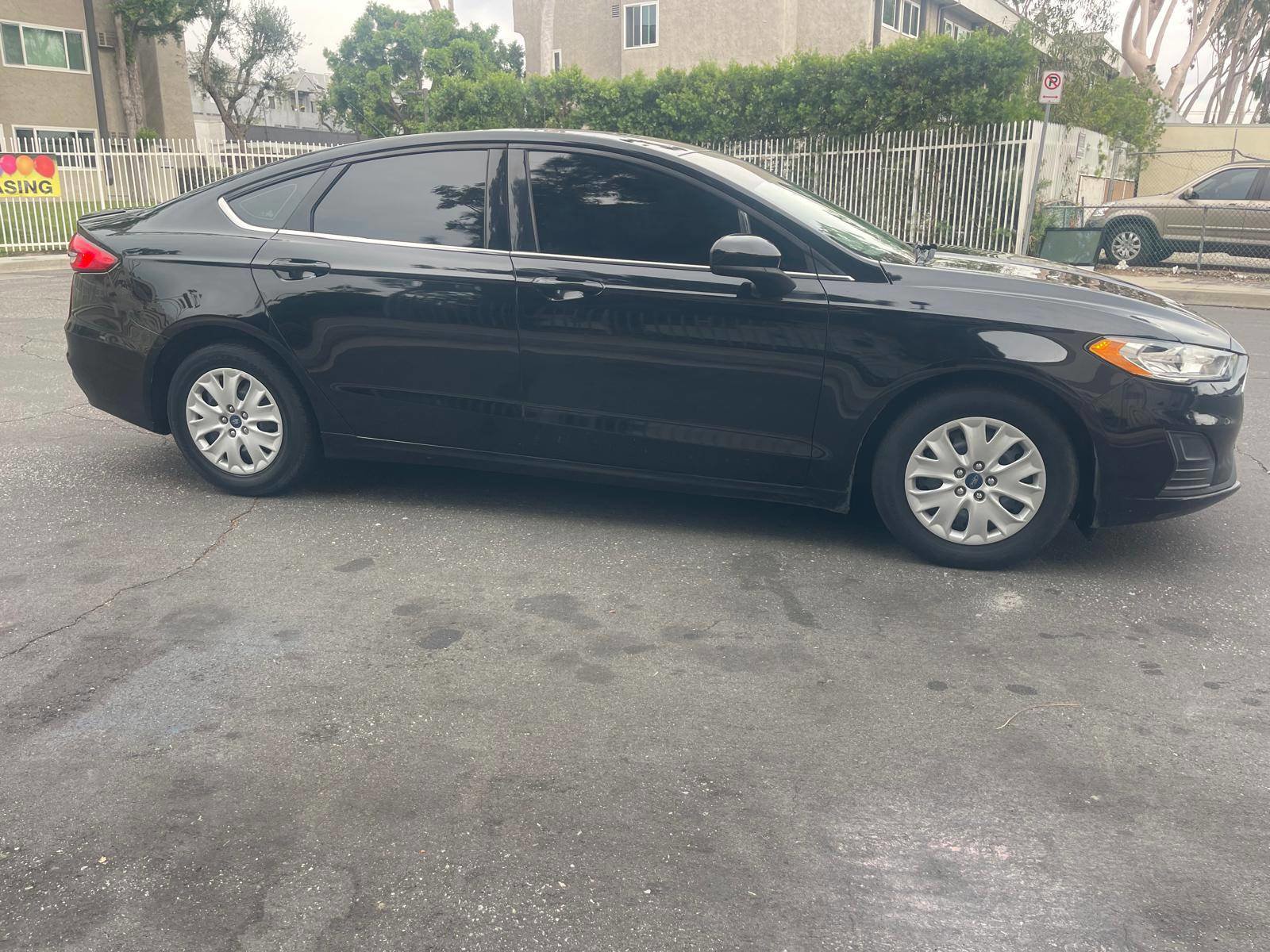 Used 2019 Ford Fusion S image 3