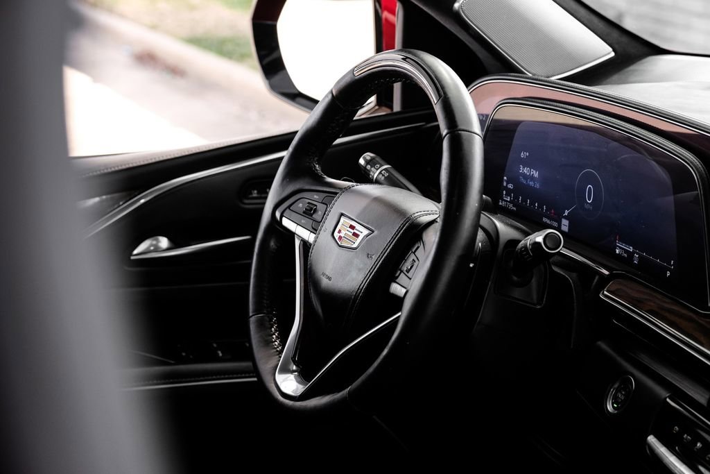 Used 2021 Cadillac Escalade ESV Premium Luxury Platinum image 12