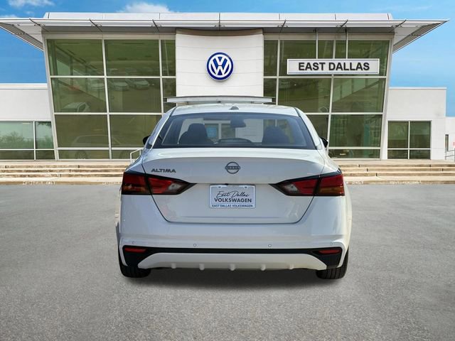 Used 2025 Nissan Altima 2.5 SV image 4