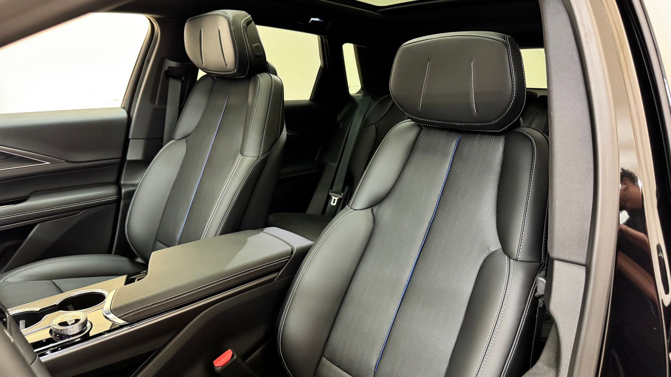 New 2026 Cadillac Lyriq Sport image 30