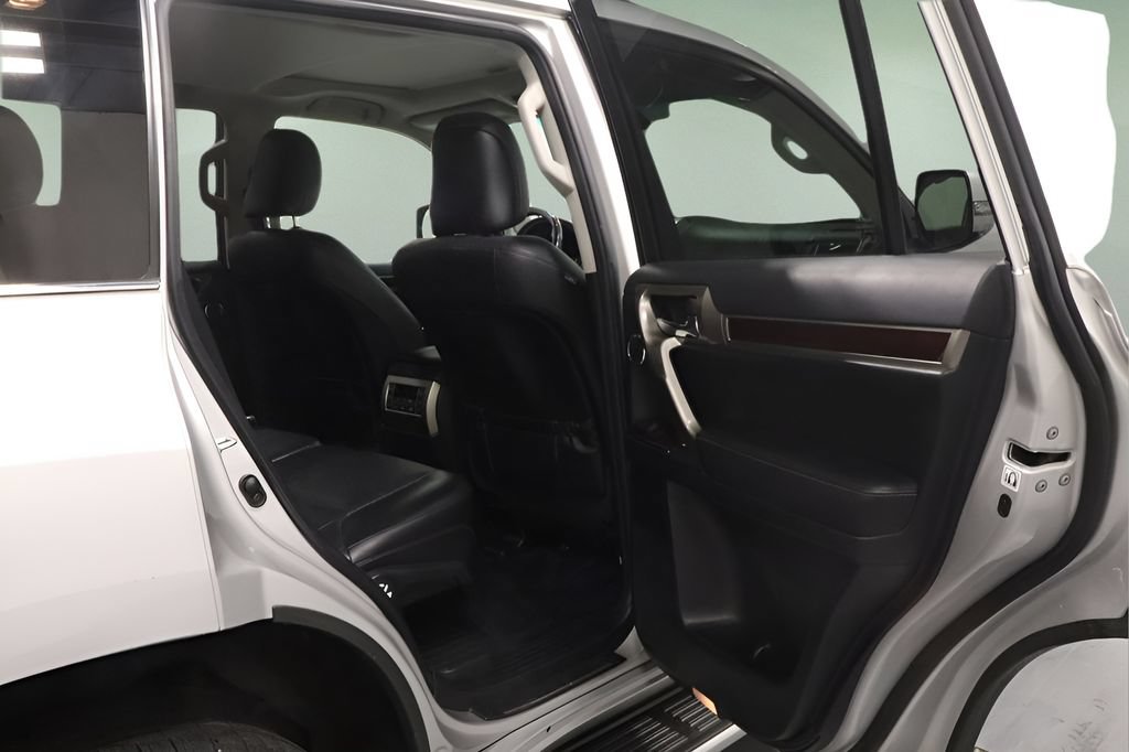 Used 2014 Lexus GX 460 Luxury AWD/4WD image 11