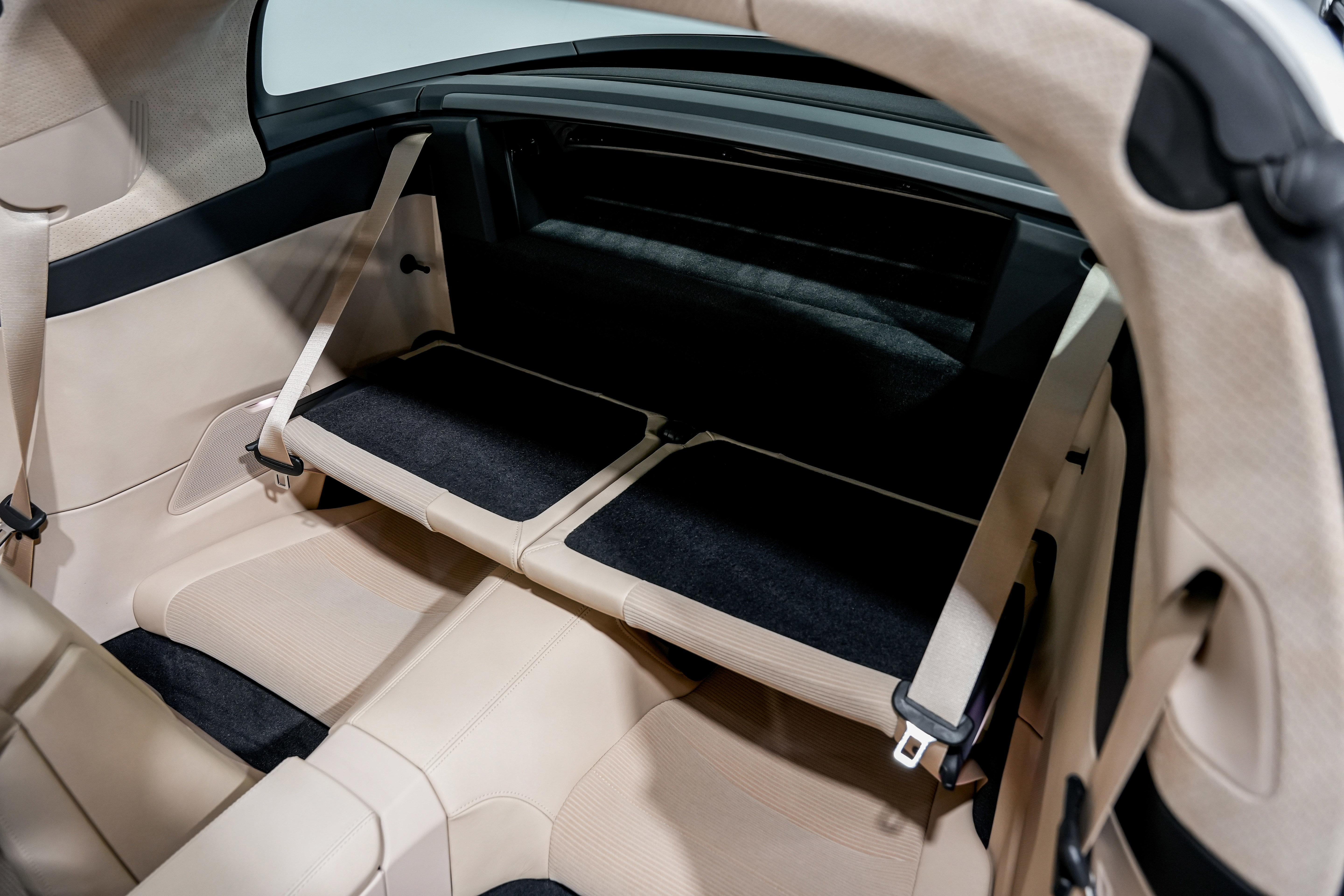 Used 2021 Porsche 911 Targa 4S Heritage Design image 31