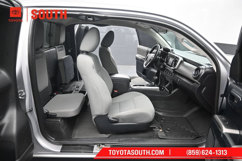 Used 2016 Toyota Tacoma SR5 AWD/4WD image 28