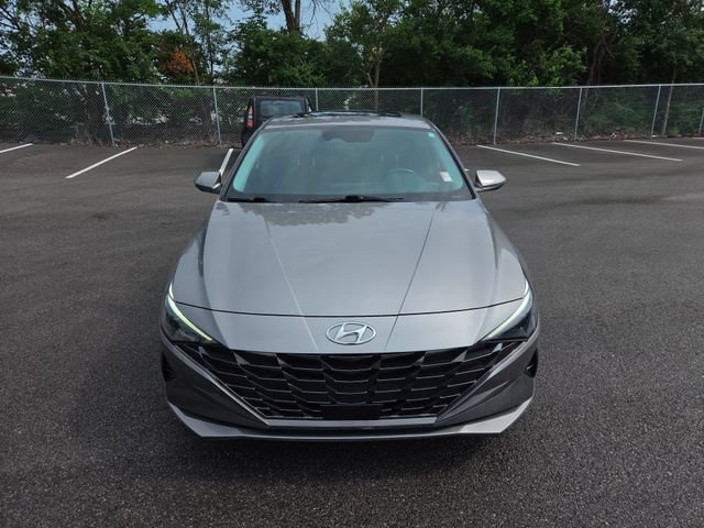 Certified 2022 Hyundai Elantra Limited FWD image 3