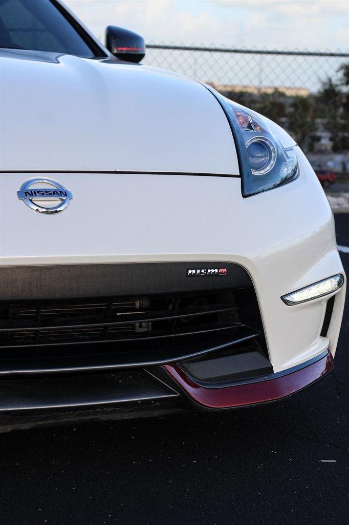 Used 2018 Nissan 370Z NISMO image 6