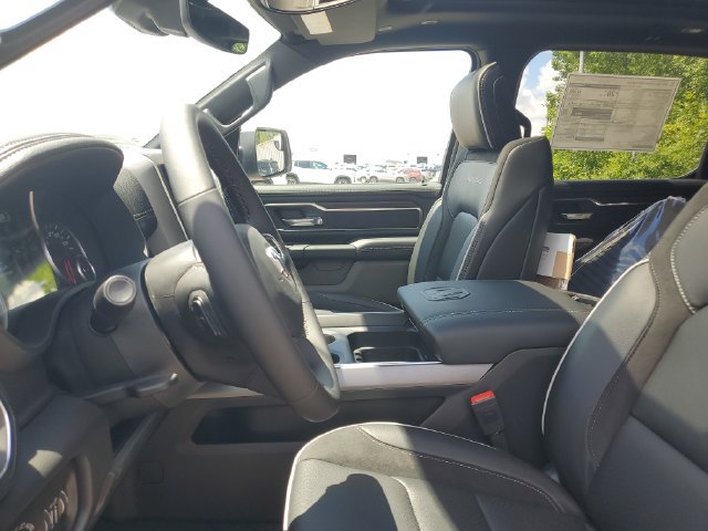 New 2026 RAM 1500 Laramie w/ Sport Appearance Package AWD/4WD image 17