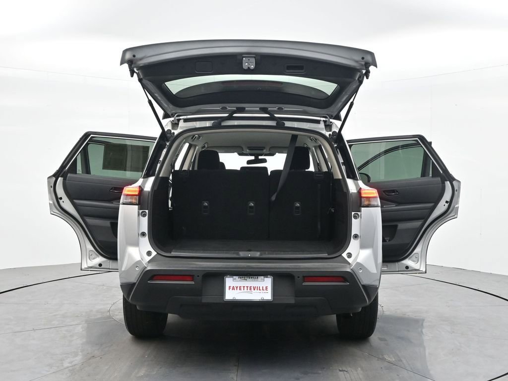 Used 2024 Nissan Pathfinder SV image 43