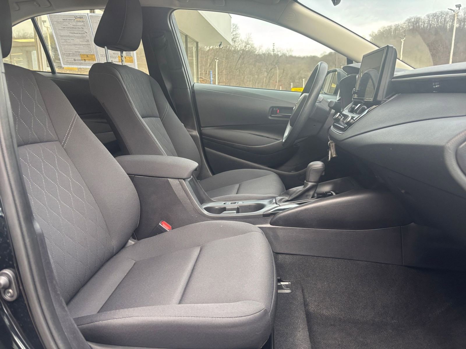 Used 2025 Toyota Corolla LE image 25