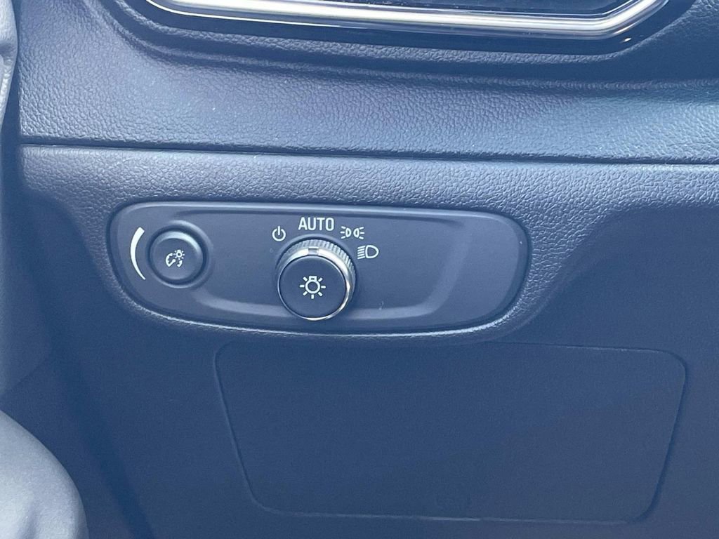 Used 2023 Chevrolet Bolt LT w/ Infotainment Package image 30