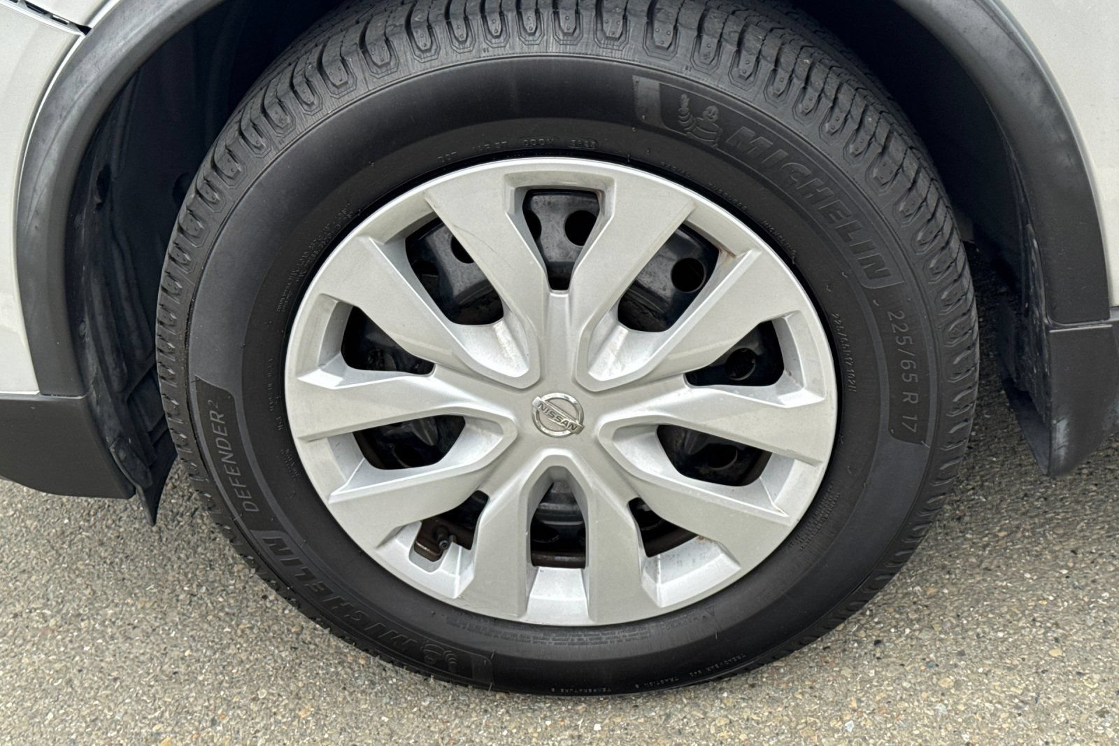 Used 2019 Nissan Rogue S FWD image 4