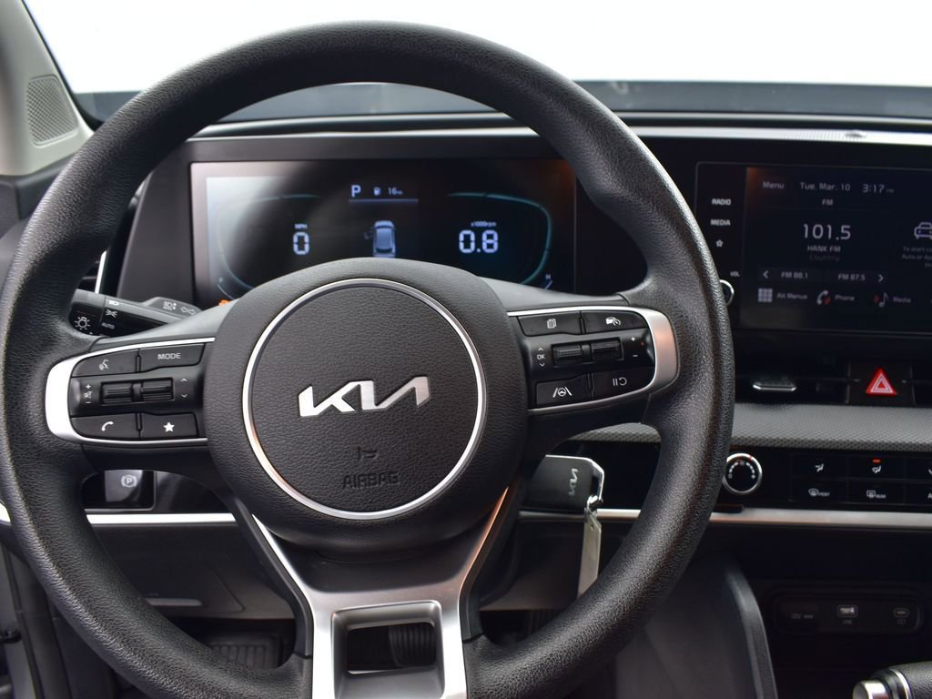 Used 2024 Kia Sportage LX image 15
