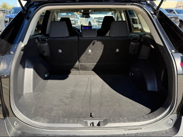 Used 2023 Toyota RAV4 LE AWD/4WD image 28
