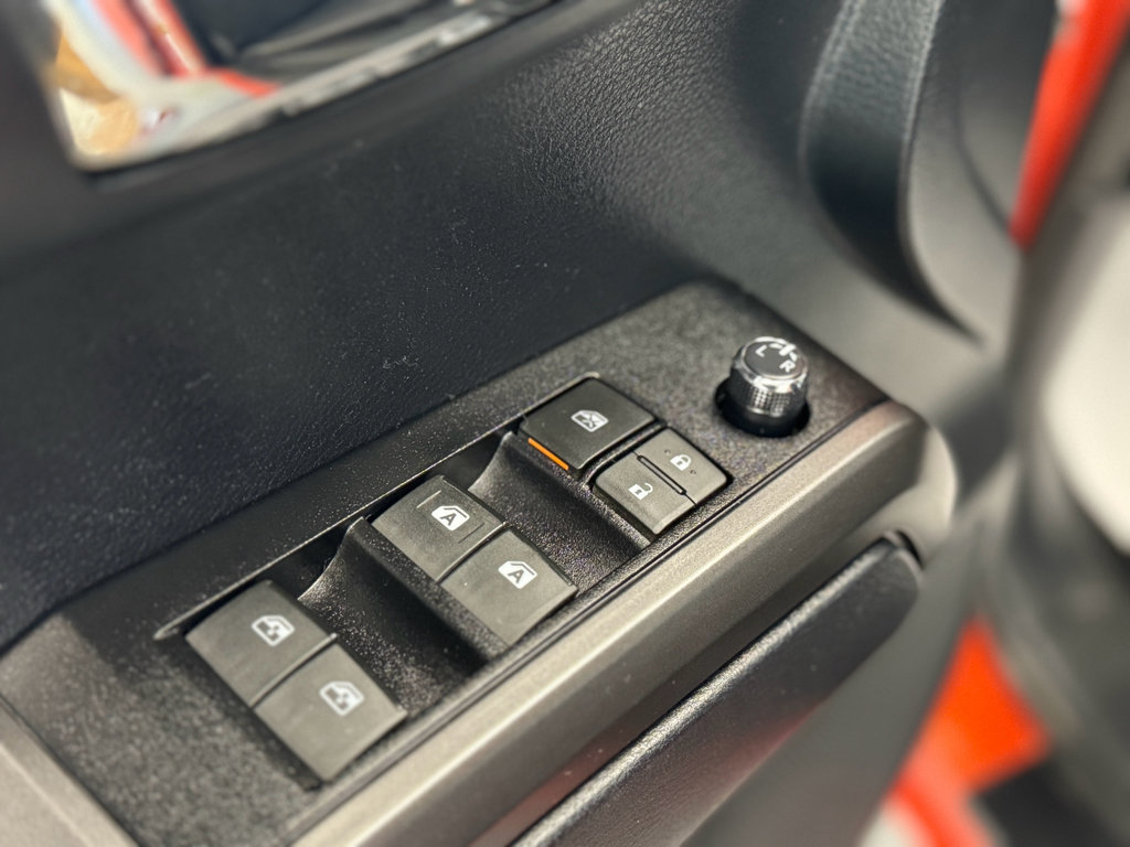 Used 2017 Toyota Tacoma TRD Sport AWD/4WD image 16