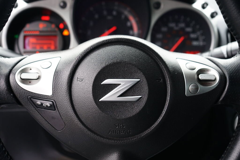 Used 2013 Nissan 370Z Coupe image 23