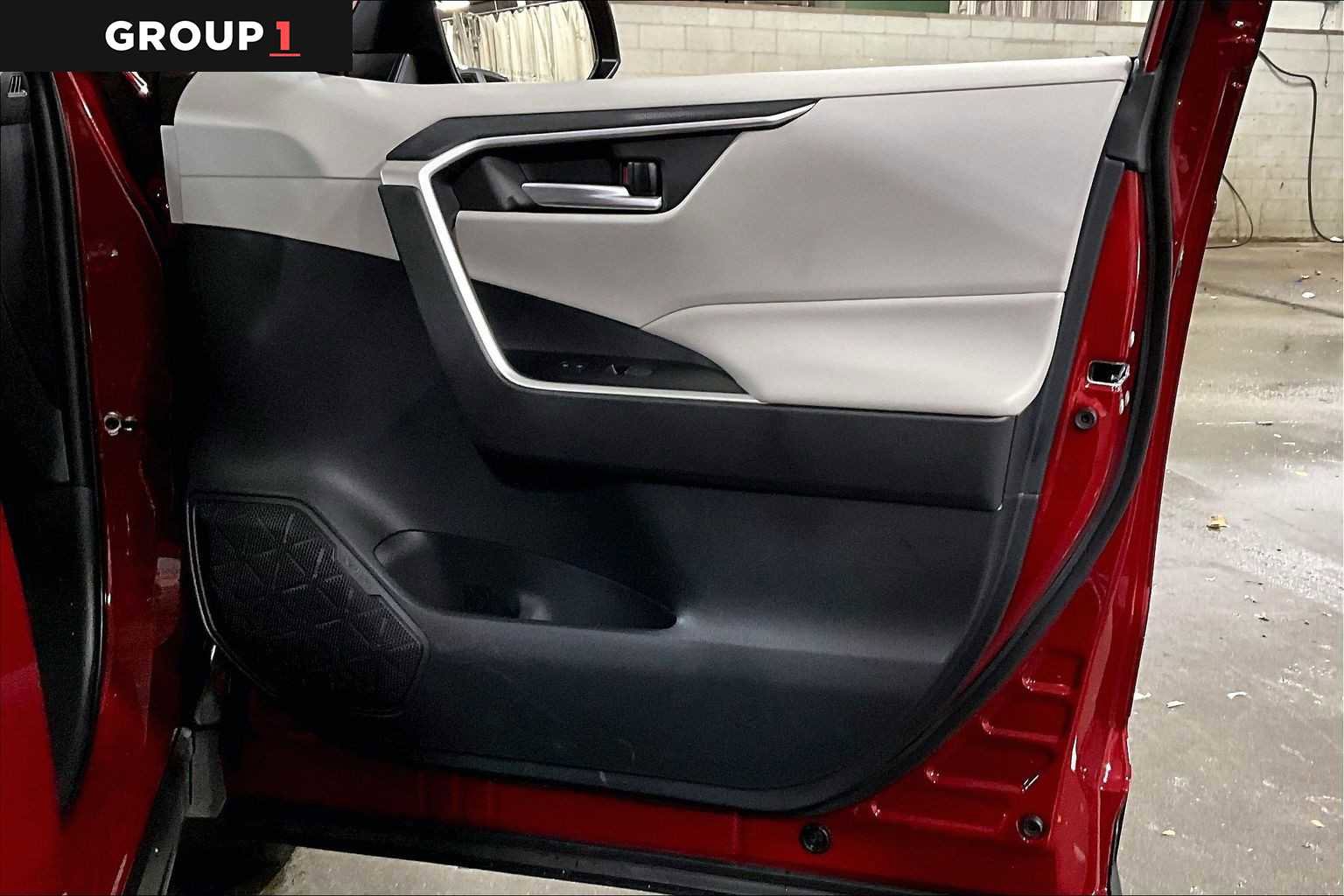 Used 2025 Toyota RAV4 XLE image 22