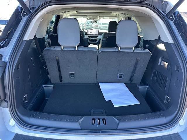 New 2025 Ford Explorer Active w/ Active Comfort Package image 8