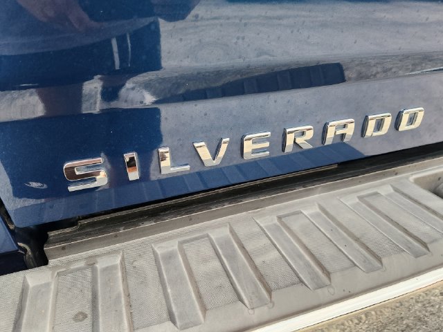 Used 2016 Chevrolet Silverado 1500 LT w/ LT Convenience Package RWD image 7