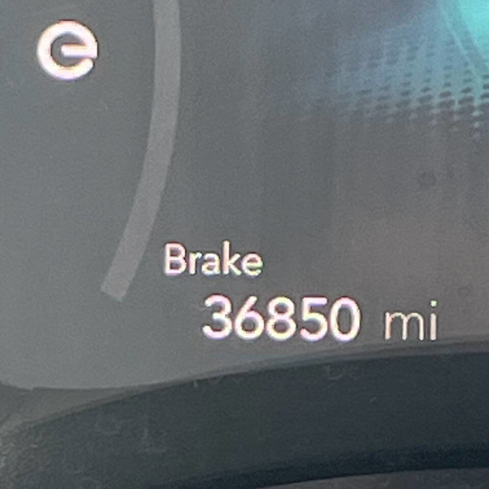 Used 2024 Chrysler Pacifica Limited FWD image 18