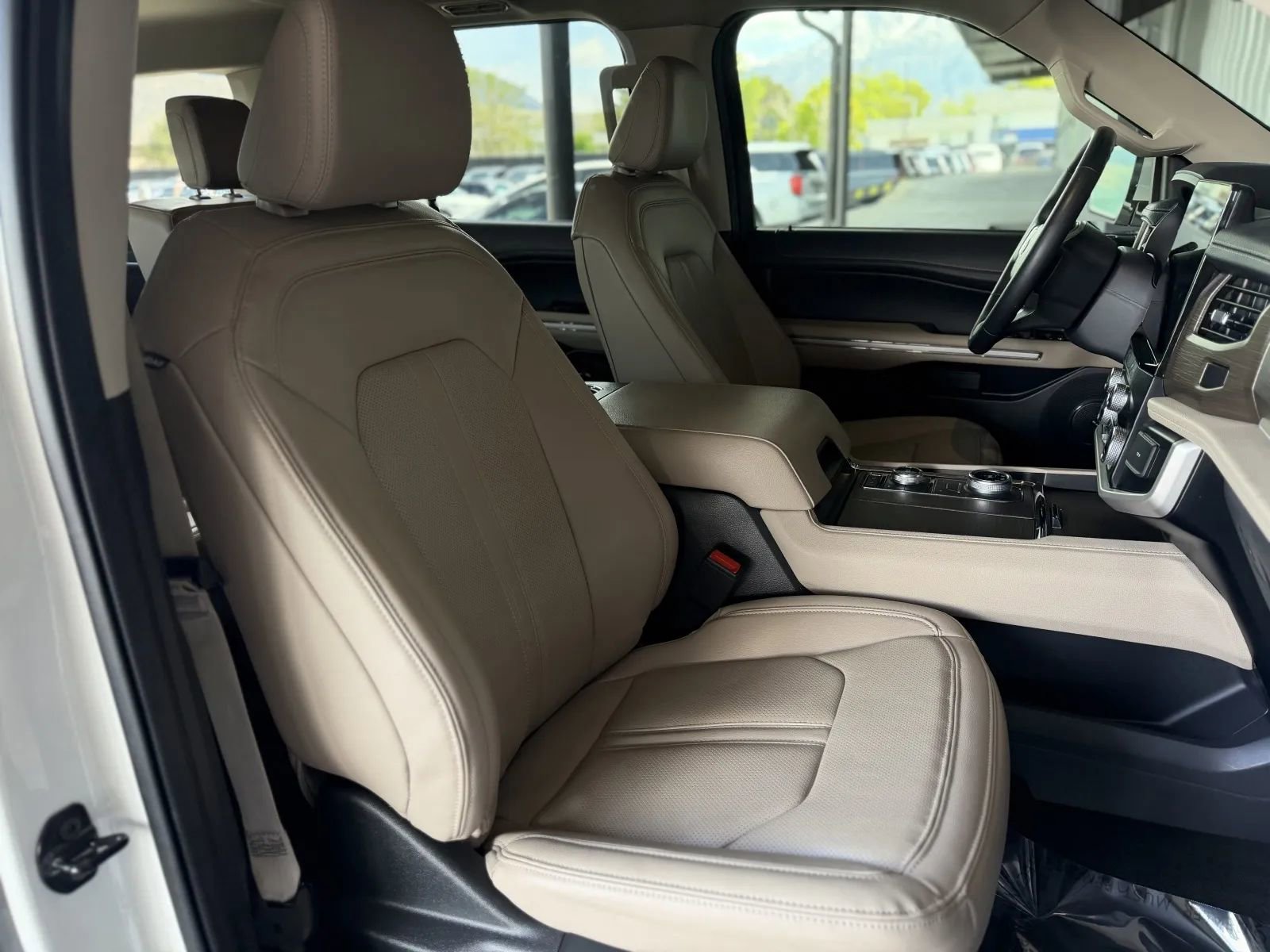 Used 2024 Ford Expedition Max Limited AWD/4WD image 21