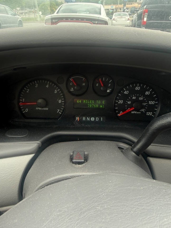 Used 2006 Ford Taurus SE FWD image 13