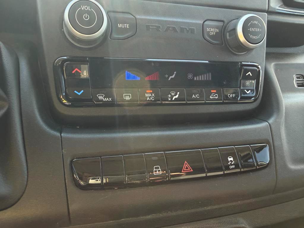 Used 2025 RAM ProMaster 2500 w/ U-Haul Equipment Group FWD image 27