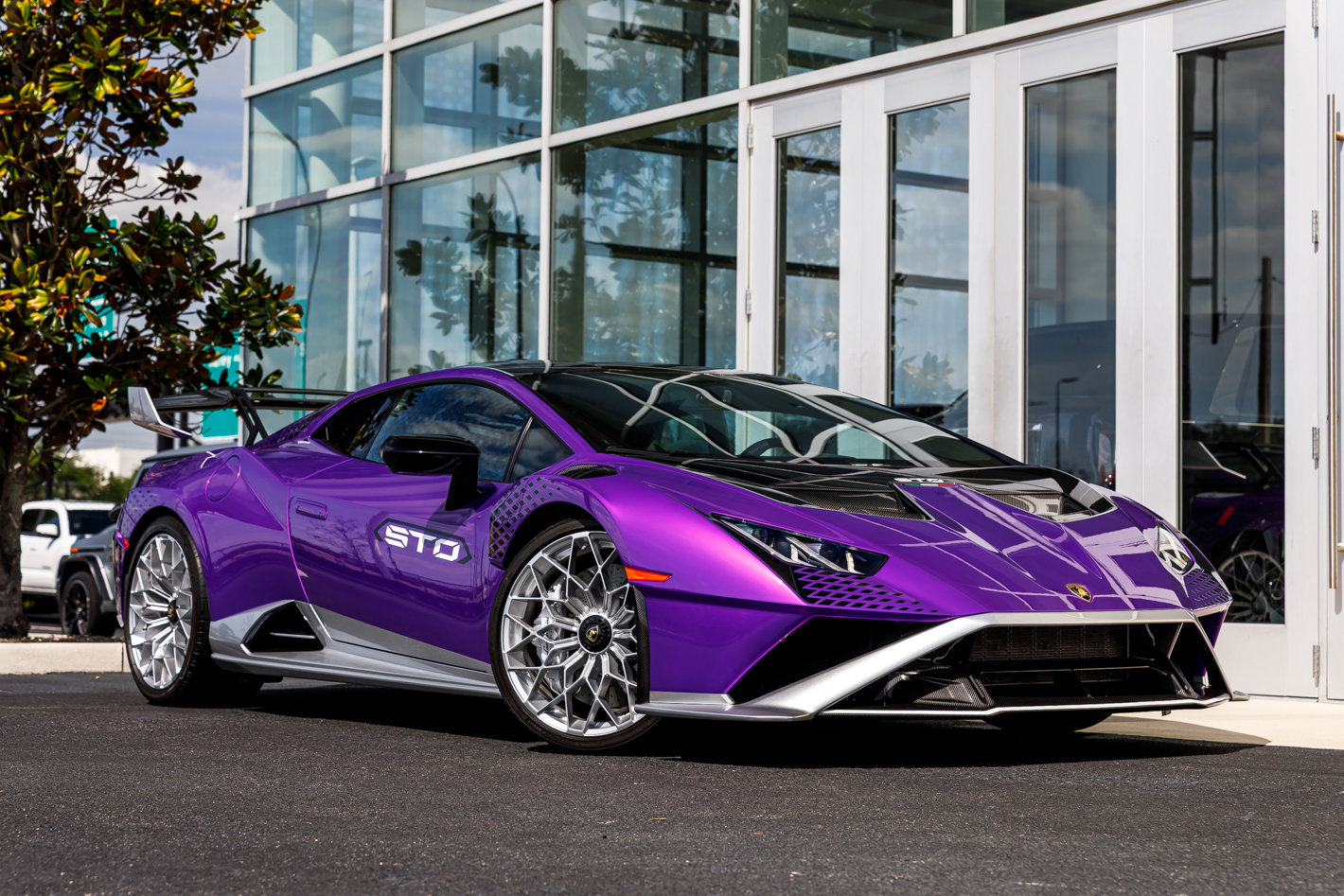 Used 2023 Lamborghini Huracan STO image 28