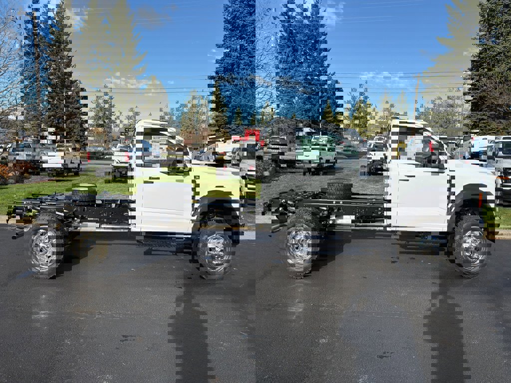 New 2026 Ford F550 image 3
