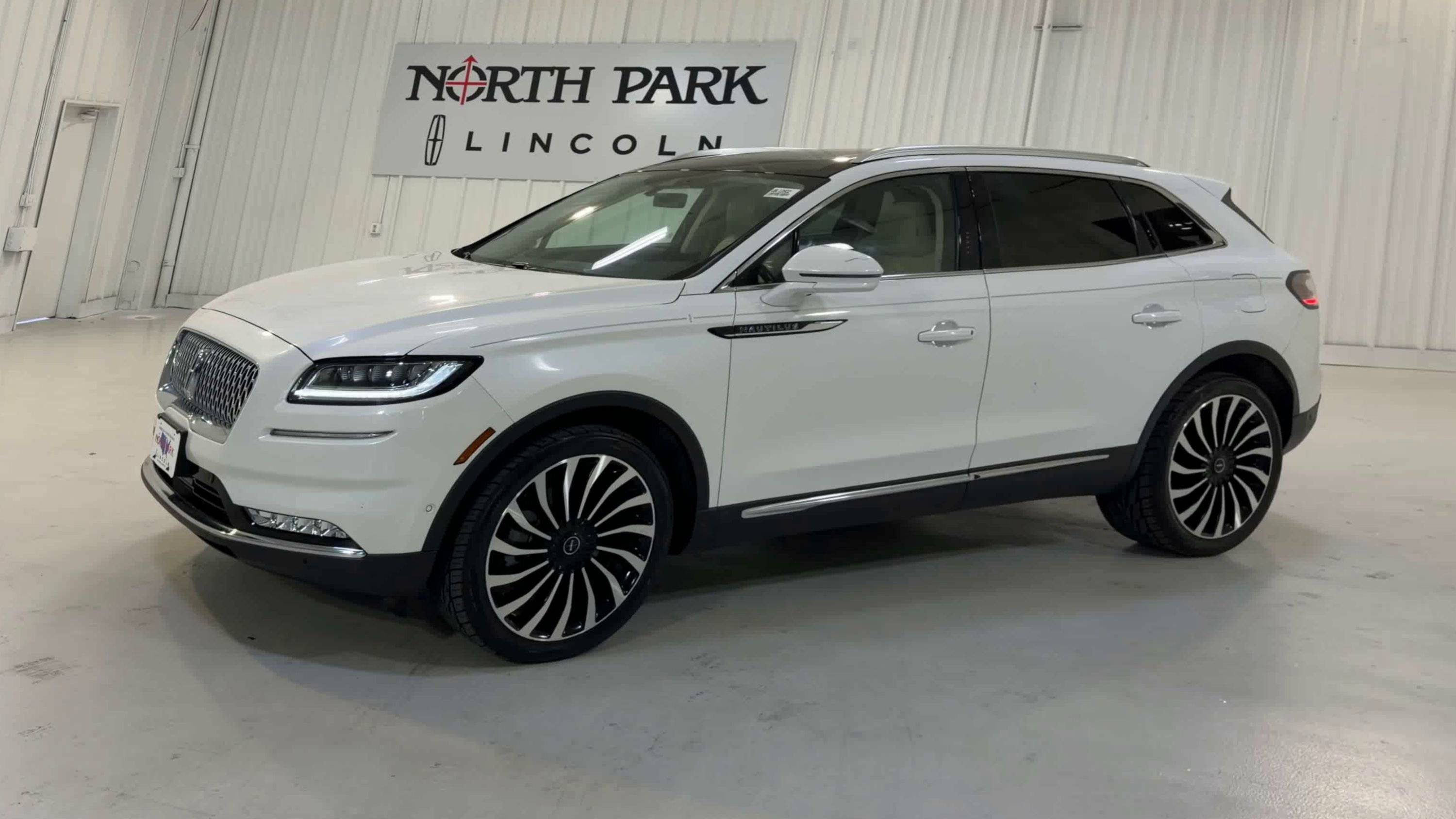 Used 2022 Lincoln Nautilus Black Label AWD/4WD image 5