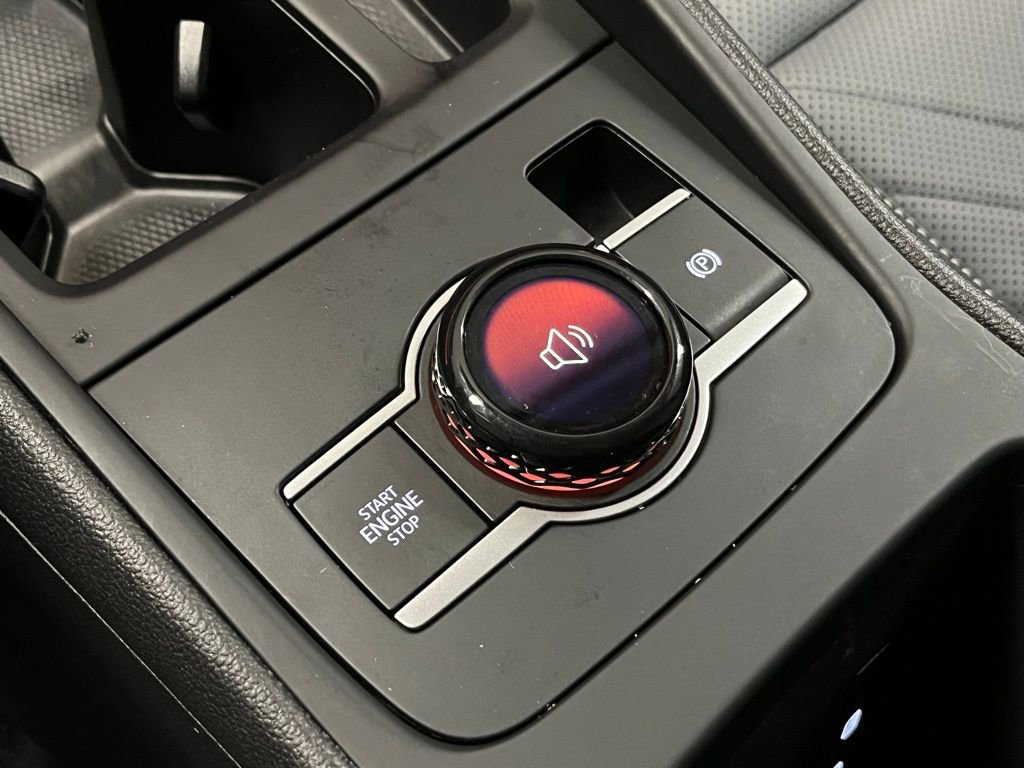 New 2025 Volkswagen Tiguan SE image 14