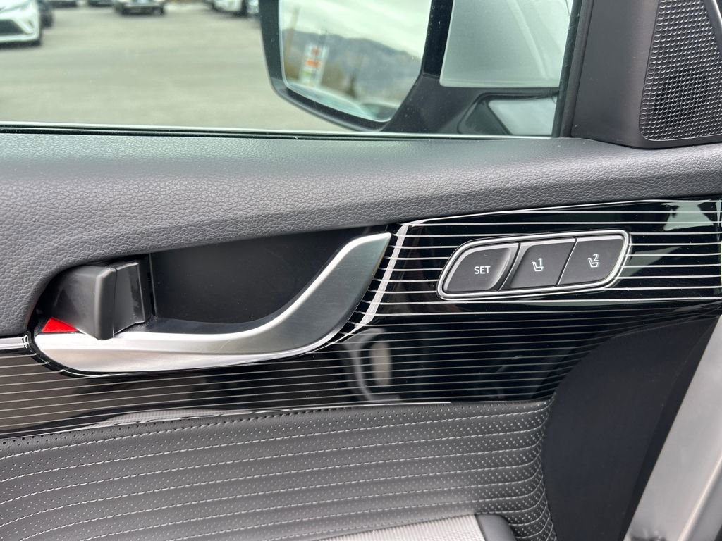 Used 2024 Hyundai Palisade Calligraphy image 13