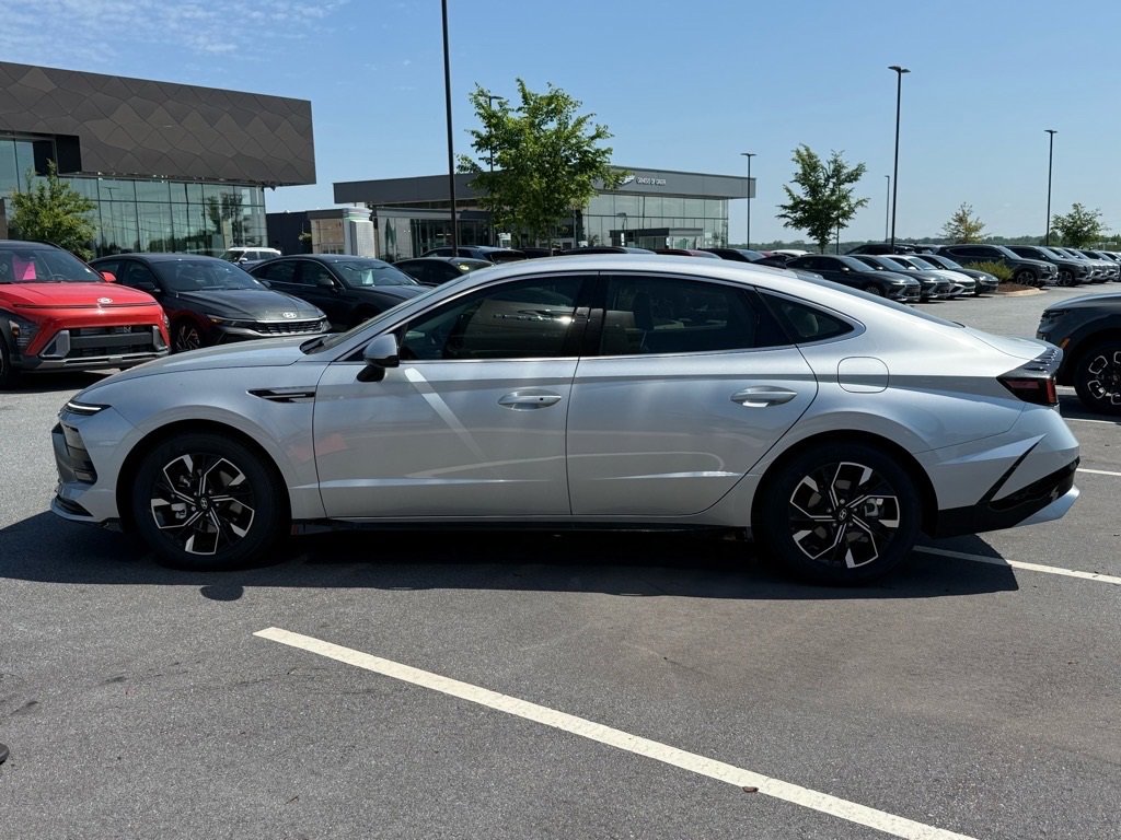 Certified 2025 Hyundai Sonata SEL image 6
