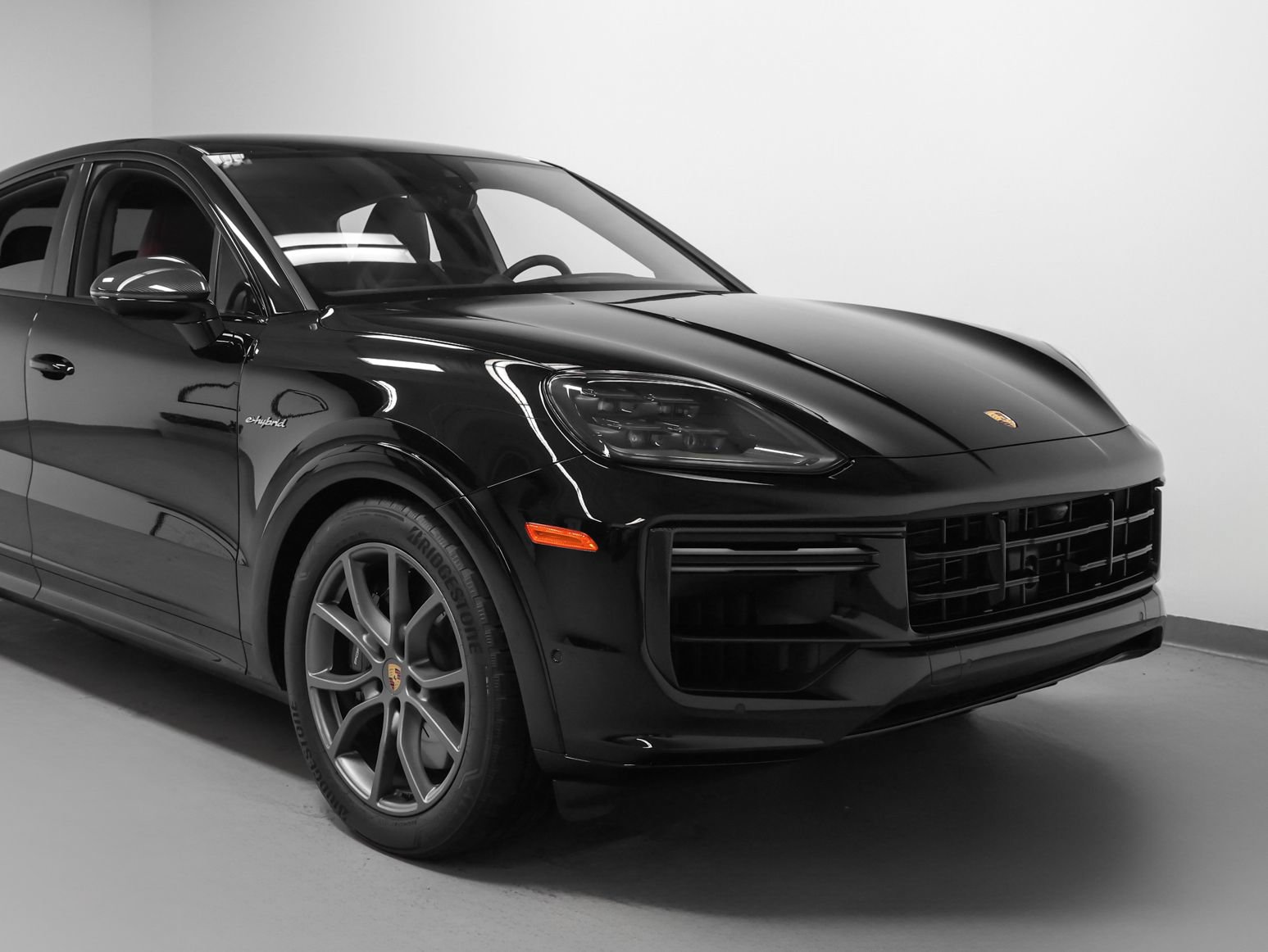 Certified 2024 Porsche Cayenne Turbo AWD/4WD image 9