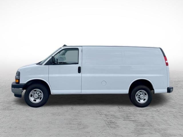 Used 2024 Chevrolet Express 2500 w/ Driver Convenience Package RWD image 8