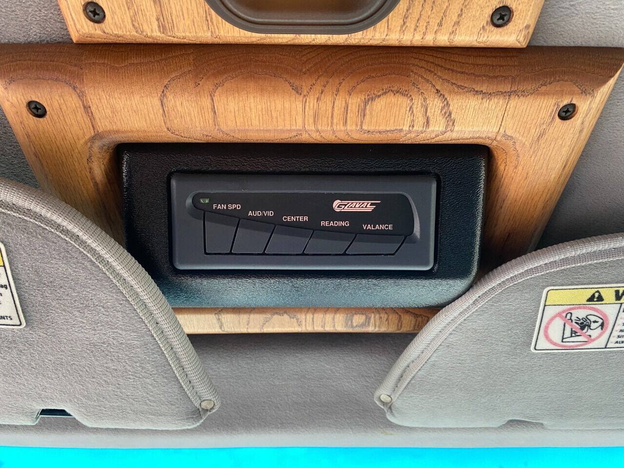 Used 1997 Ford E-150 and Econoline 150 RWD image 16