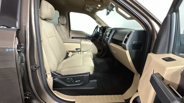 Used 2015 Ford F150 XLT w/ Equipment Group 302A Luxury AWD/4WD image 29