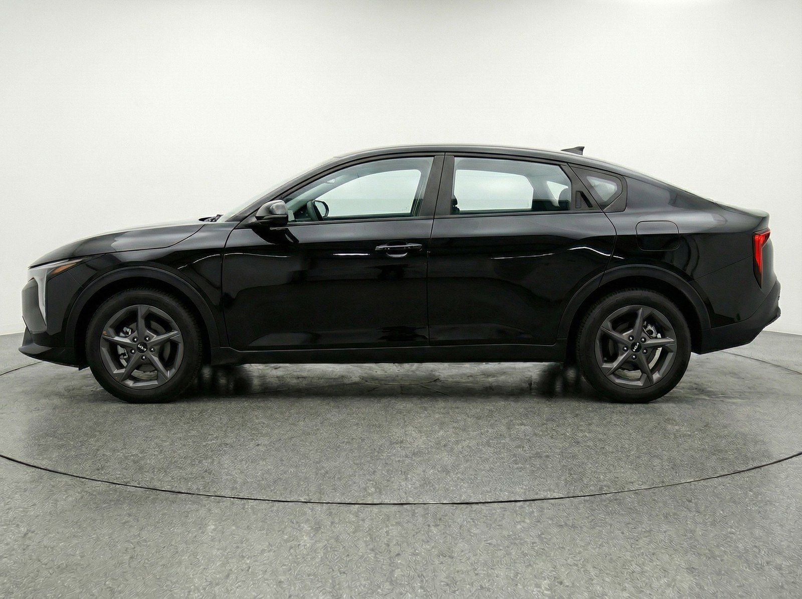 Used 2025 Kia K4 LXS image 5