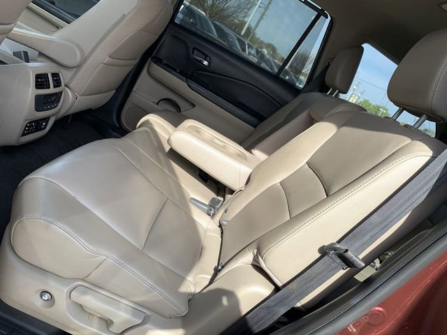 Used 2017 Honda Pilot Touring image 10