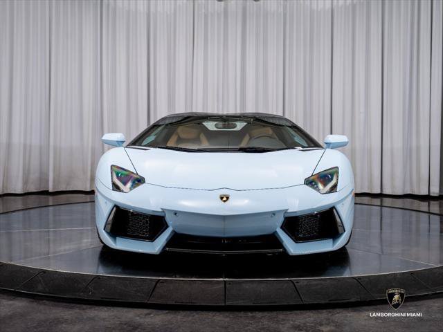 Used 2015 Lamborghini Aventador LP 700-4 AWD/4WD image 2