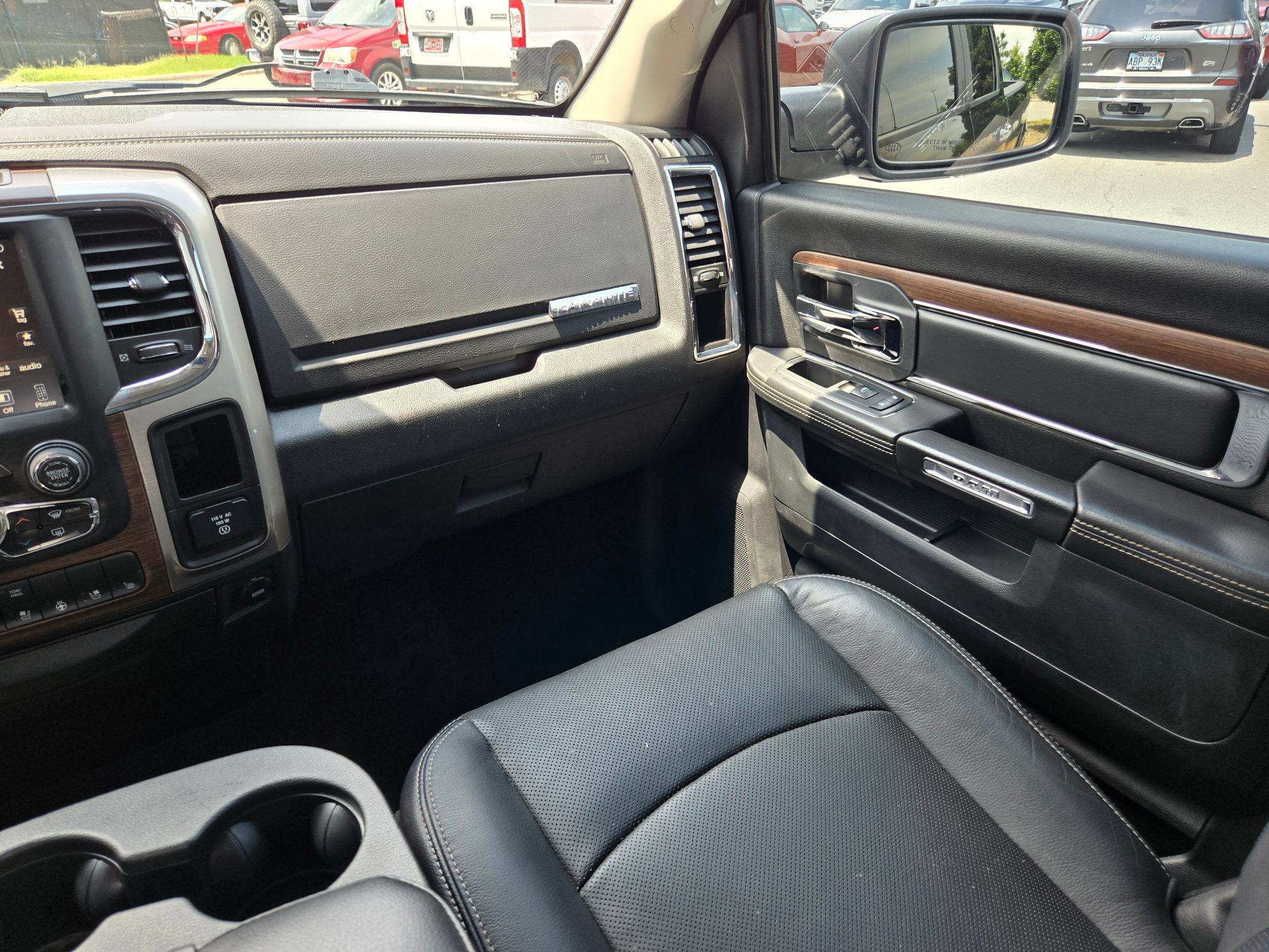 Used 2016 RAM 1500 Laramie w/ Convenience Group AWD/4WD image 11